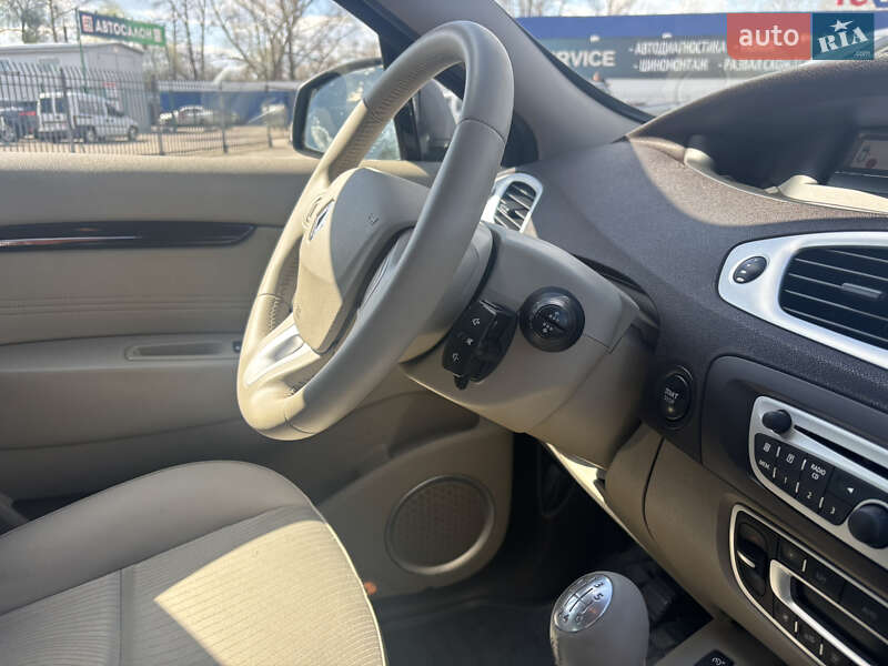 Минивэн Renault Scenic 2010 в Киеве