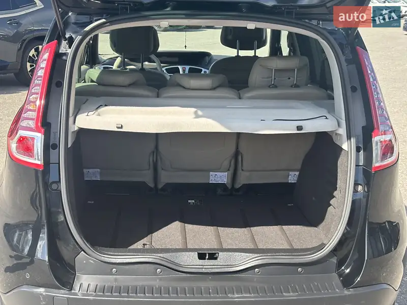Минивэн Renault Scenic 2010 в 
