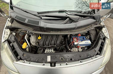 Минивэн Renault Scenic 2004 в 