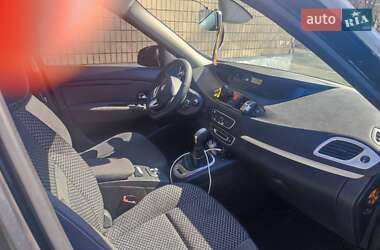 Минивэн Renault Scenic 2011 в 