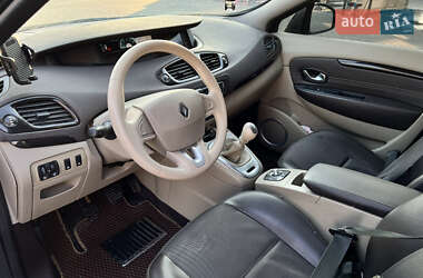 Минивэн Renault Scenic 2011 в 