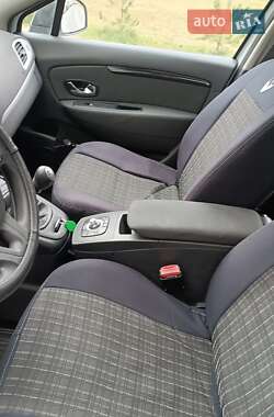 Минивэн Renault Scenic 2014 в 