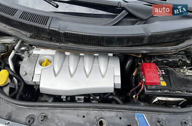 Минивэн Renault Scenic 2005 в 