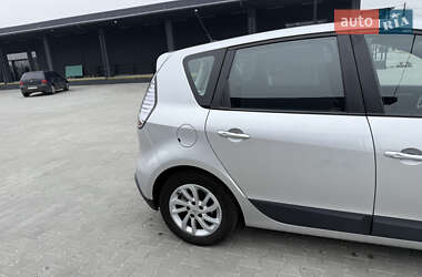 Минивэн Renault Scenic 2013 в 