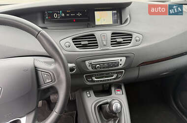 Минивэн Renault Scenic 2013 в 