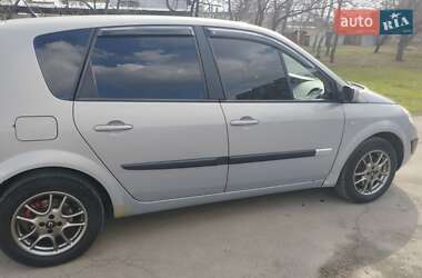 Минивэн Renault Scenic 2004 в 