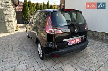 Минивэн Renault Scenic 2010 в 