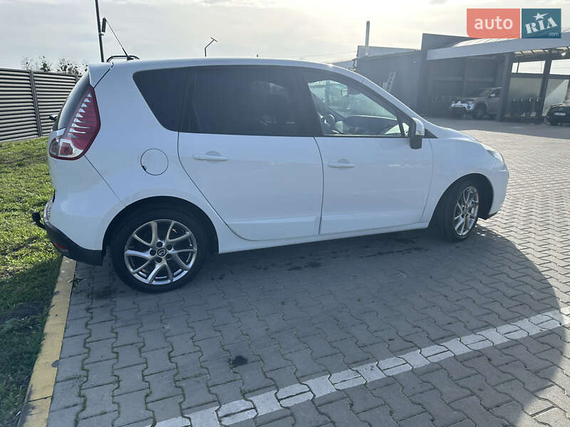 Мінівен Renault Scenic 2011 в Радехові