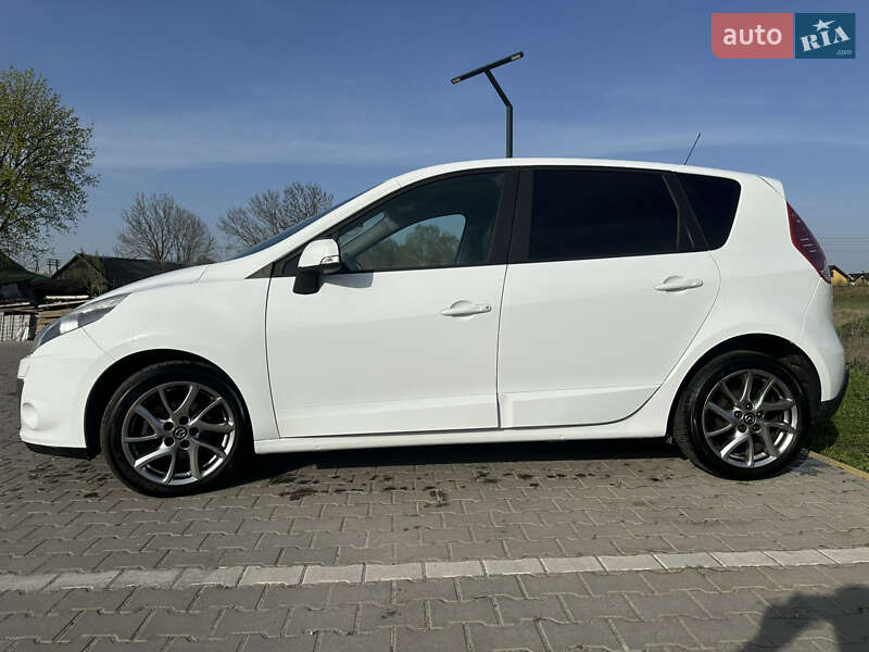 Мінівен Renault Scenic 2011 в Радехові