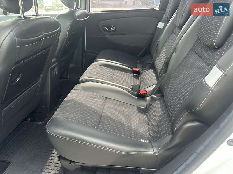 Мінівен Renault Scenic 2011 в Радехові