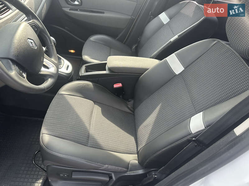 Мінівен Renault Scenic 2011 в Радехові