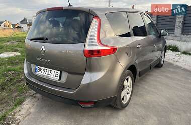 Минивэн Renault Scenic 2011 в 