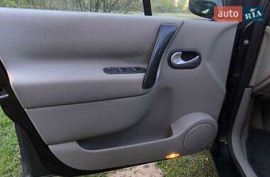 Минивэн Renault Scenic 2005 в 