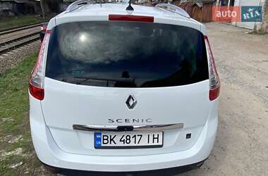 Минивэн Renault Scenic 2015 в 