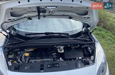 Минивэн Renault Scenic 2015 в 