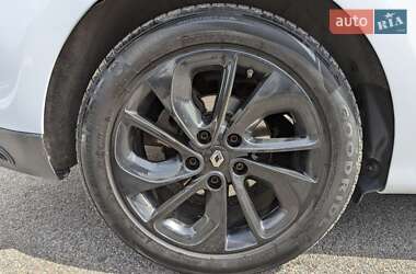 Минивэн Renault Scenic 2015 в 