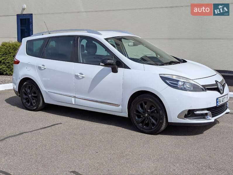 Минивэн Renault Scenic 2015 в 