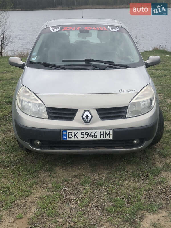 Минивэн Renault Scenic 2005 в 