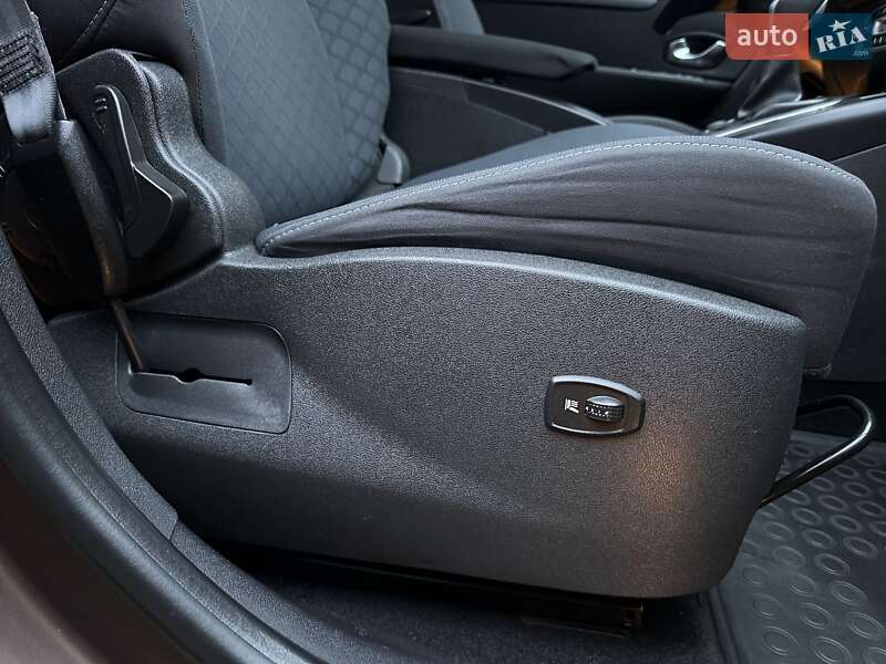 Мінівен Renault Scenic 2010 в Запоріжжі