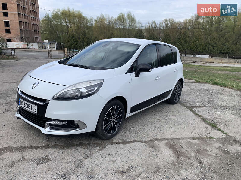 Минивэн Renault Scenic 2012 в 