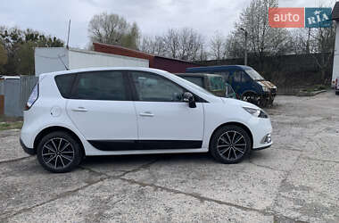 Минивэн Renault Scenic 2012 в 