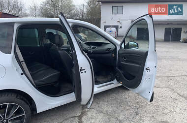 Минивэн Renault Scenic 2012 в 