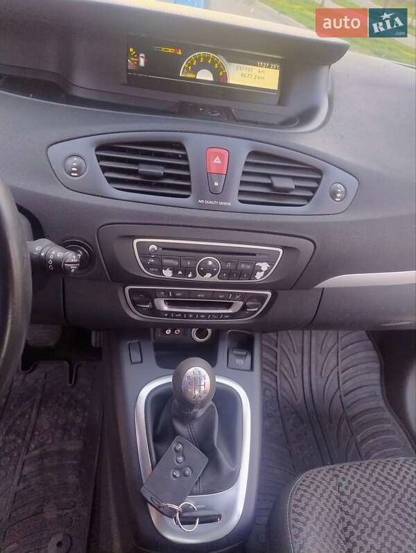 Мінівен Renault Scenic 2011 в Києві