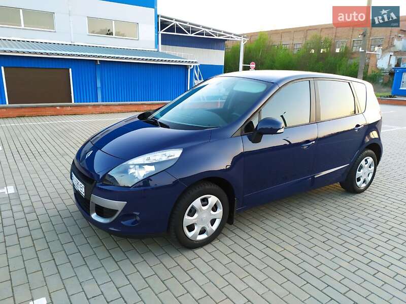 Мінівен Renault Scenic 2011 в Ромнах