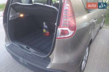 Минивэн Renault Scenic 2010 в 