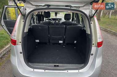 Минивэн Renault Scenic 2011 в 