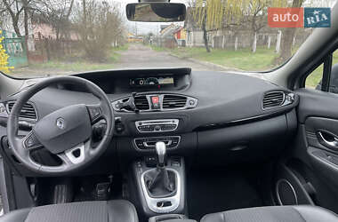 Минивэн Renault Scenic 2011 в 