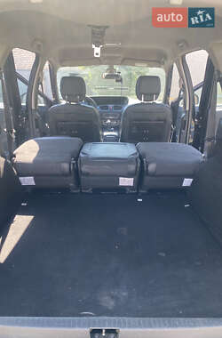 Минивэн Renault Scenic 2011 в 