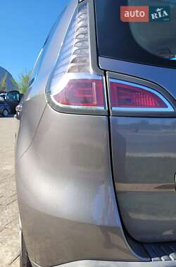 Минивэн Renault Scenic 2015 в 