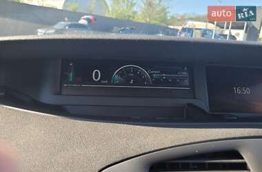 Минивэн Renault Scenic 2015 в 