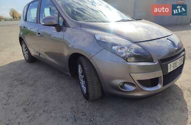 Минивэн Renault Scenic 2011 в 
