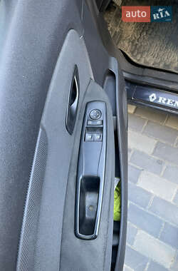 Минивэн Renault Scenic 2011 в 