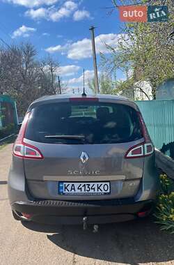 Минивэн Renault Scenic 2010 в 
