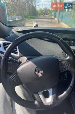 Минивэн Renault Scenic 2010 в 