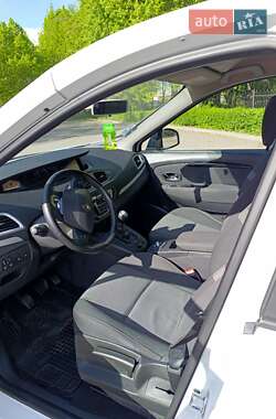 Минивэн Renault Scenic 2014 в 