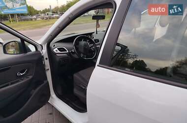 Минивэн Renault Scenic 2014 в 