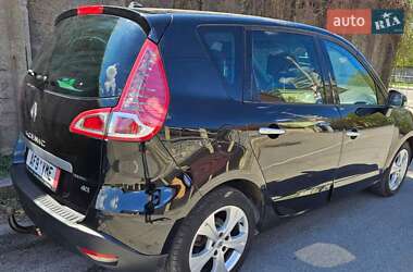 Минивэн Renault Scenic 2012 в 
