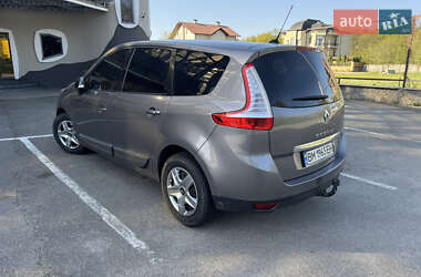 Мінівен Renault Scenic 2012 в 