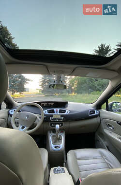 Минивэн Renault Scenic 2010 в 