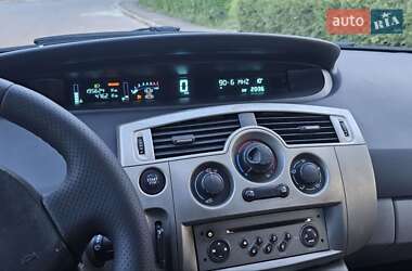 Минивэн Renault Scenic 2006 в 