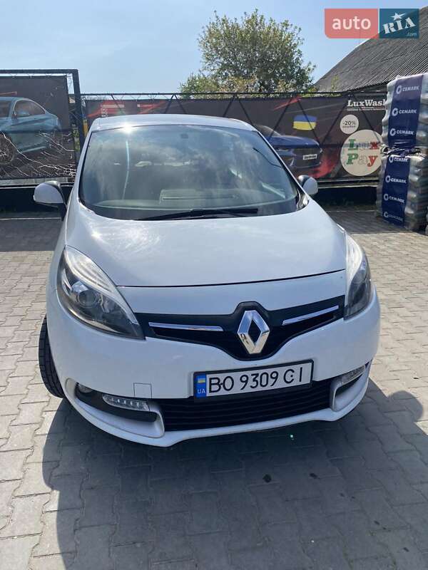 Минивэн Renault Scenic 2015 в 