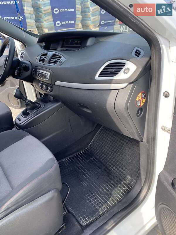Минивэн Renault Scenic 2015 в Теребовле