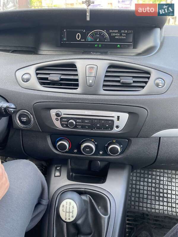 Минивэн Renault Scenic 2015 в Теребовле