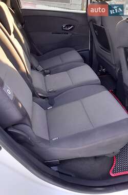Минивэн Renault Scenic 2012 в 