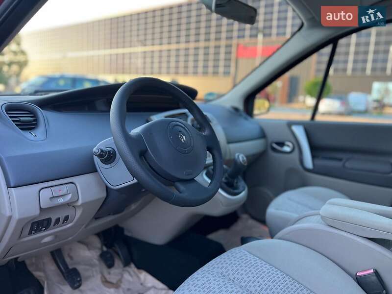 Минивэн Renault Scenic 2006 в Луцке