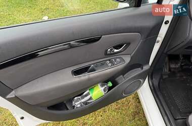 Минивэн Renault Scenic 2016 в 